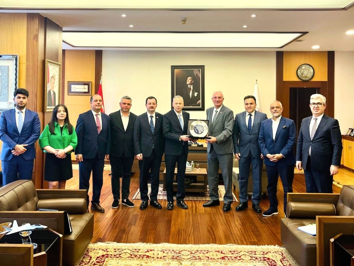DKİB HEYETİNDEN TİCARET BAKANLIĞINA ZİYARET